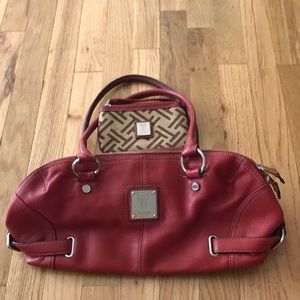 Red leather purse with matching wristlet